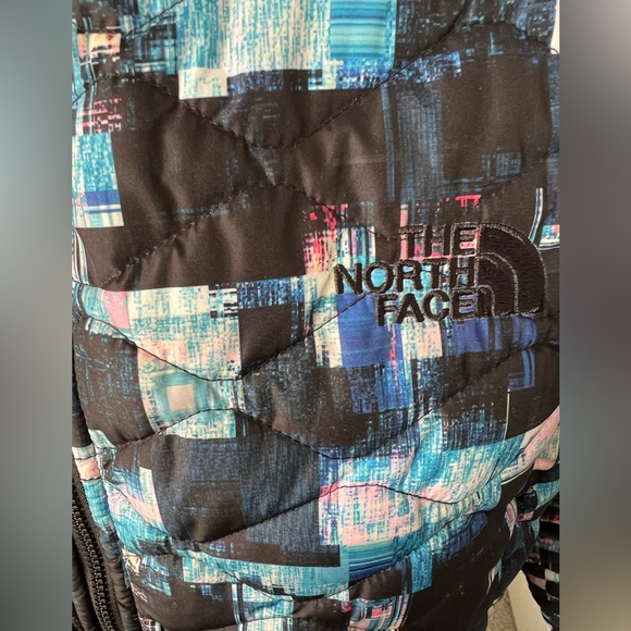 North Face Women’s Primaloft Thermoball jacket Multi Glitch Print Zip Up M LN - Picture 3 of 10